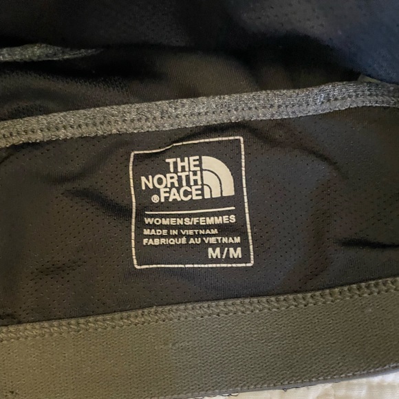 North-face Quick Dry Black Tank Top with Built-in Bra Lululemon like Size M - Picture 7 of 9